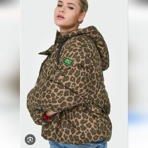 ONLY Women's Brown Leopard Puffer Jacket BRAND NEW SIZE SMALL